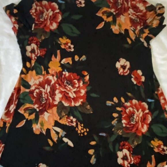 Your Style 2XL Women's Short Sleeve Floral Blouse - Picture 4 of 4